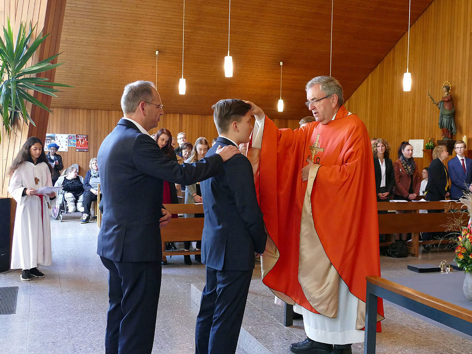 Firmung 2019 in Naumburg (Foto: Karl-Franz Thiede)